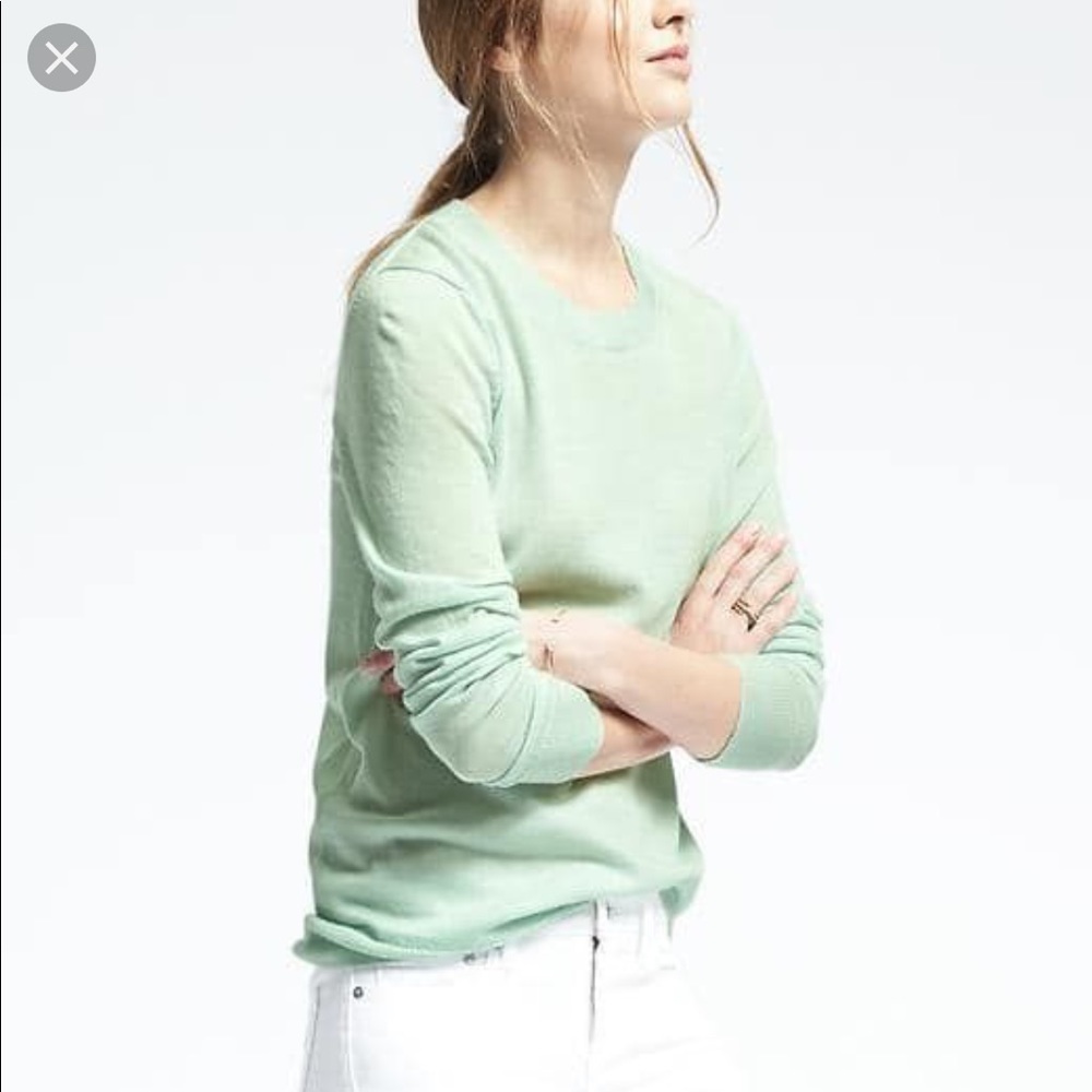 Banana Republic merino scalloped sweater- size S